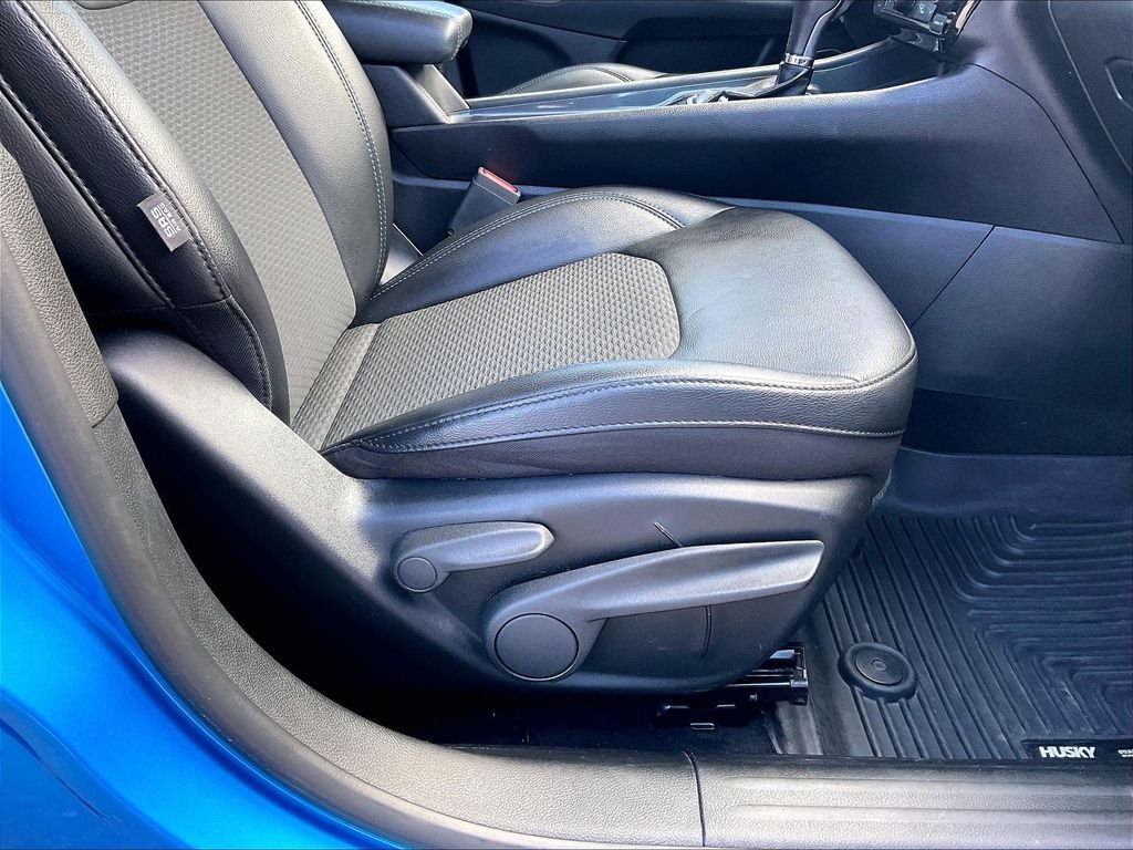 Used 2022 Laser Blue Pearlcoat Jeep Latitude image 36