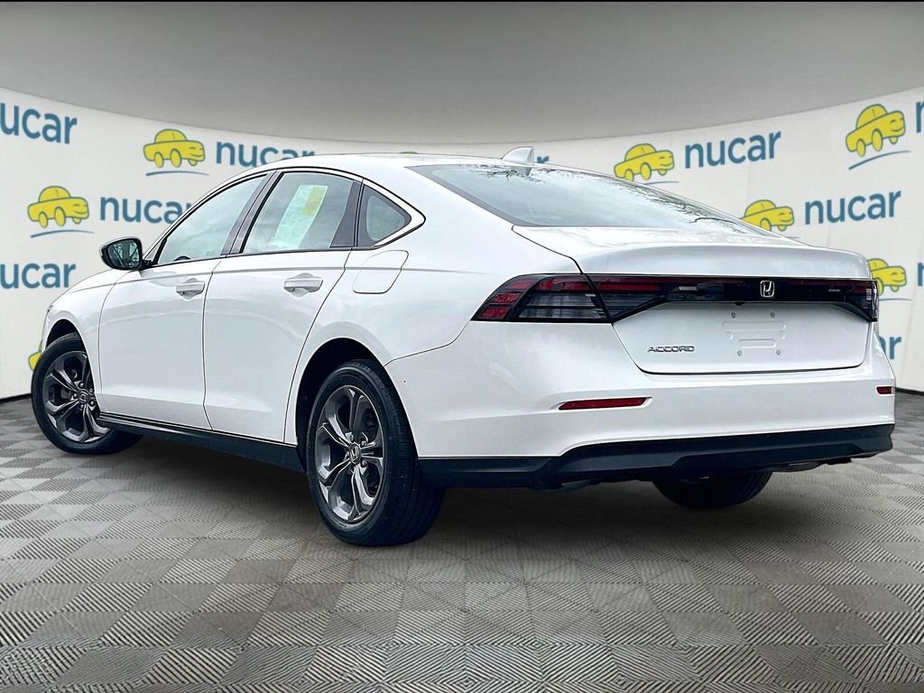 Used 2023 White Honda EX image 4