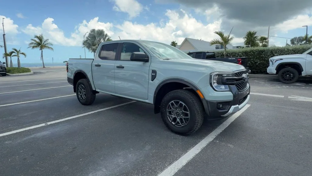 Used 2024 Green Ford XLT image 2