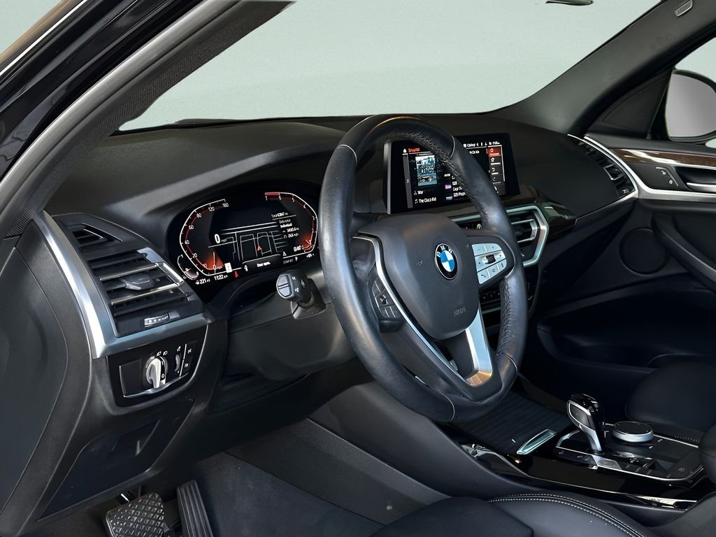 Used 2022 Black Sapphire Metallic BMW sDrive30i image 9