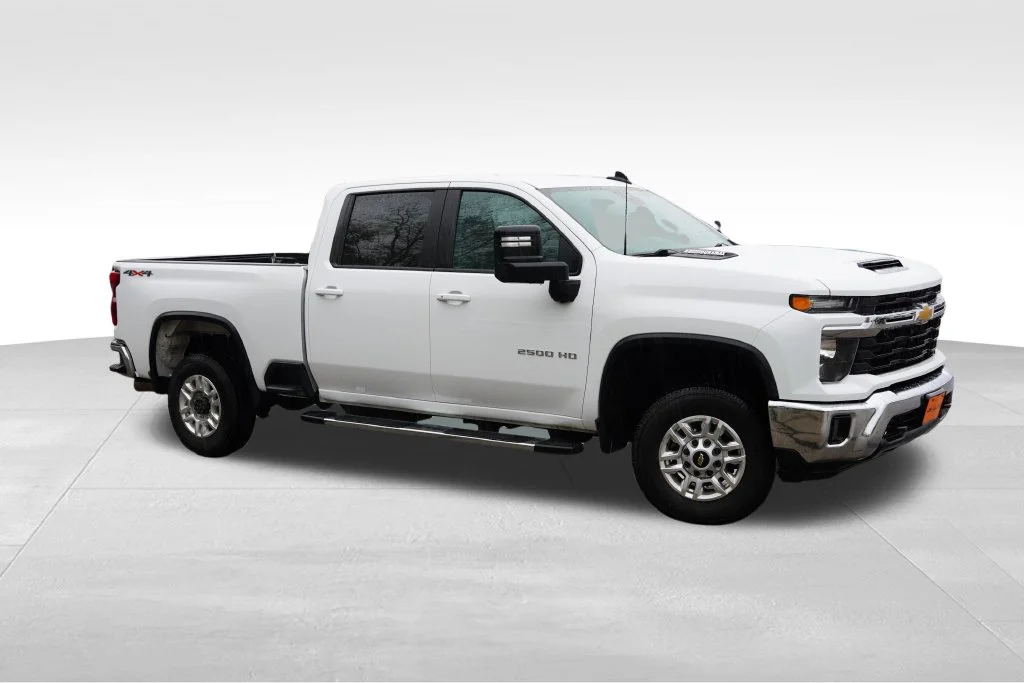 Certified Used 2025 Summit White Chevrolet LT image 2