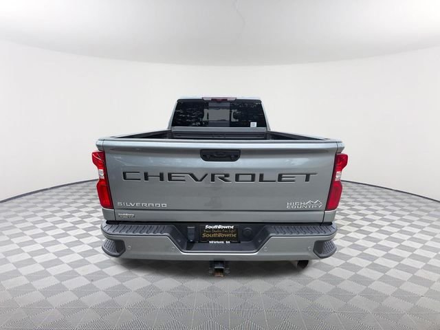 Used 2024 Gray Chevrolet High Country image 6