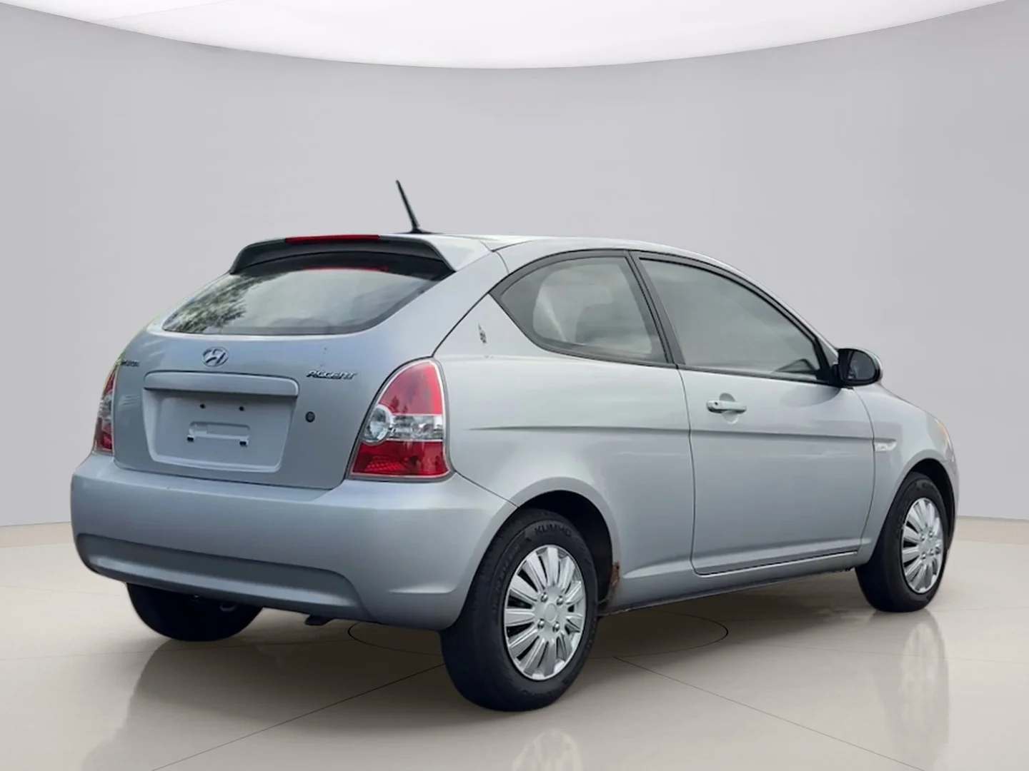 Used 2009 Silver Hyundai GS image 5
