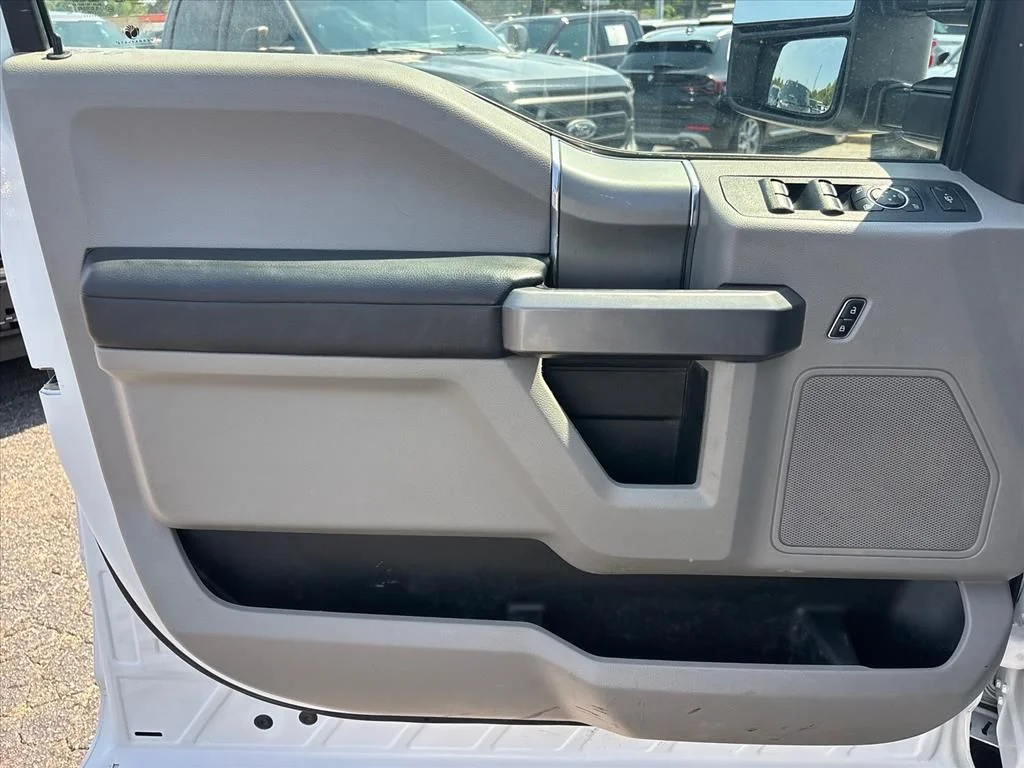 Used 2021 Oxford White Ford XLT image 25