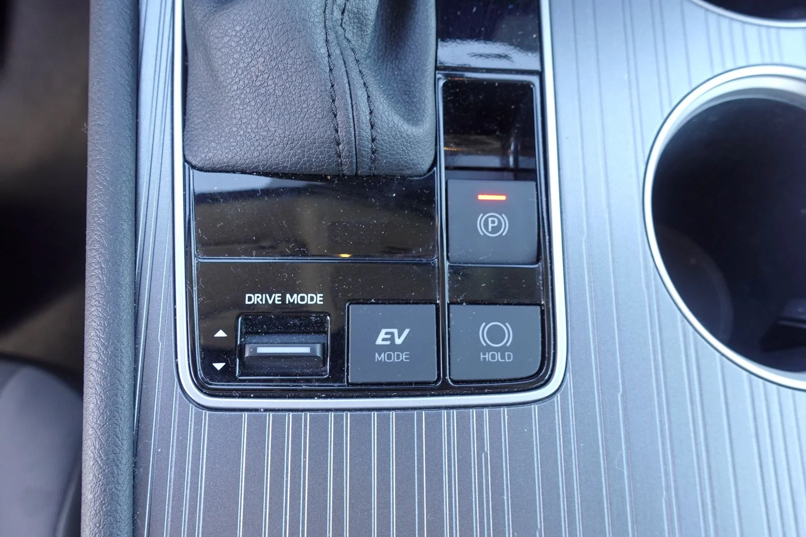 Used 2025 Ice Cap Toyota LE image 22