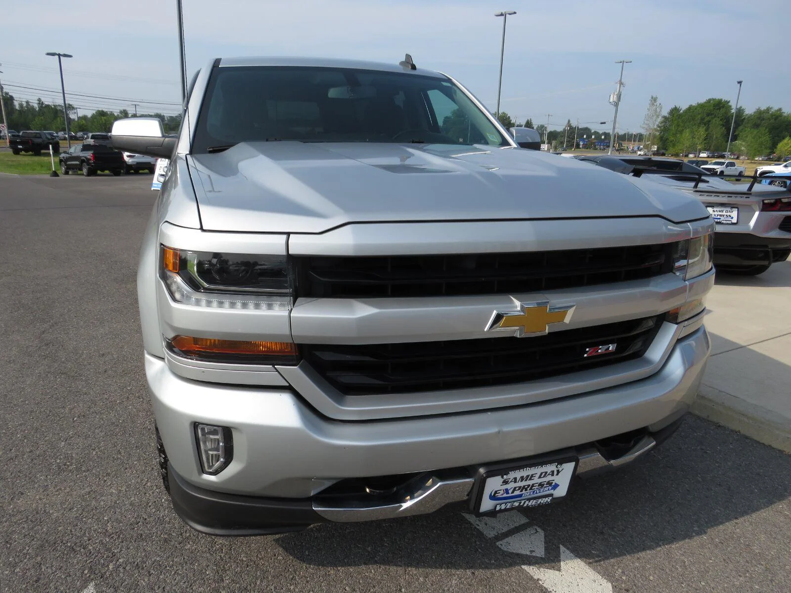 Used 2019 SILVER ICE METALLIC Chevrolet LT image 4