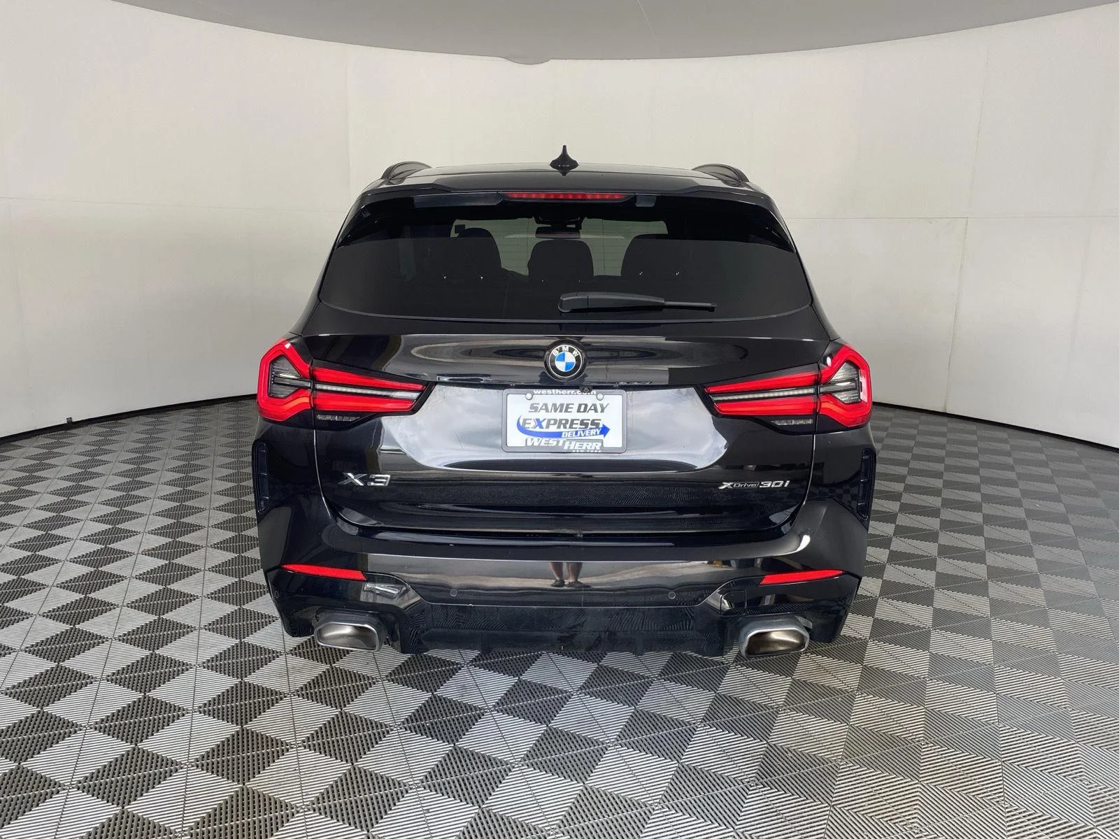 Used 2024 Black Sapphire Metallic BMW xDrive30i image 6