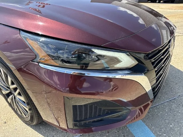 Used 2025 Red Nissan 2.5 SV image 2