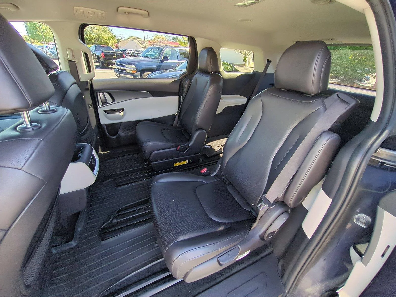 Used 2022 Deep Chroma Blue Kia LXS image 30