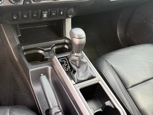 Certified Used 2022 MAGNETIC GRAY MET. Toyota Limited image 46