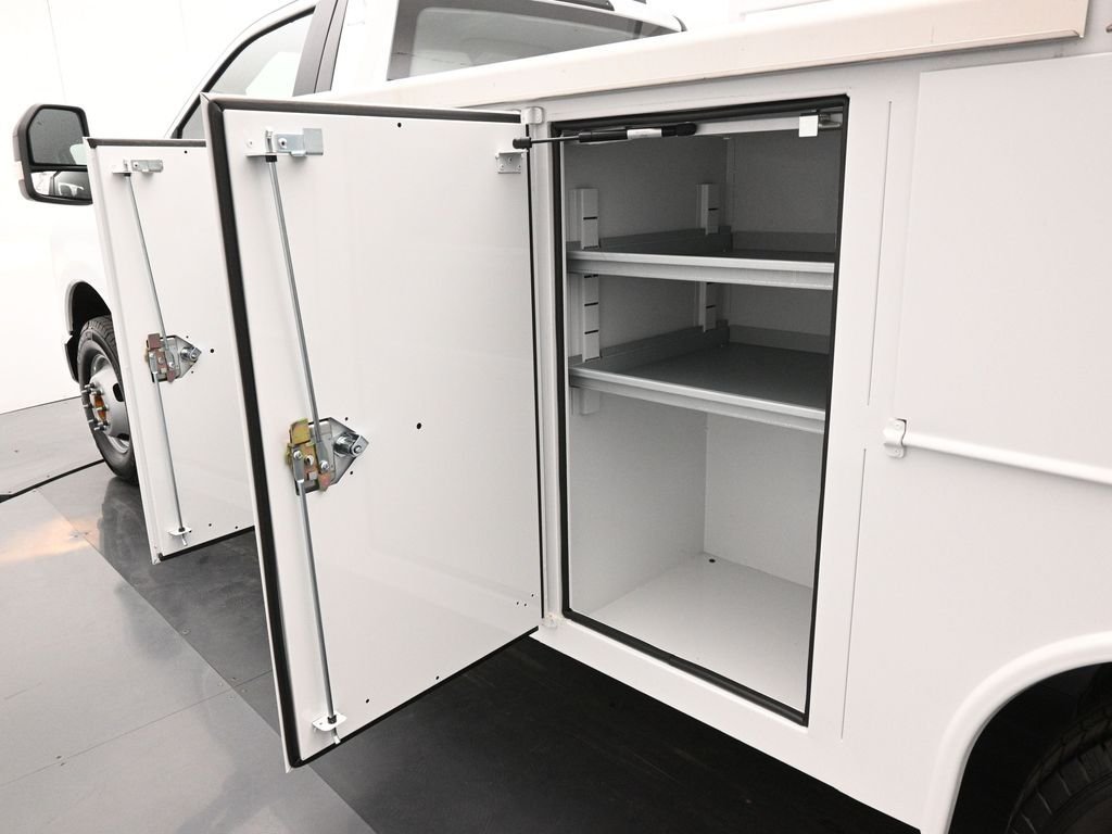 New 2026 Oxford White Ford XL image 17