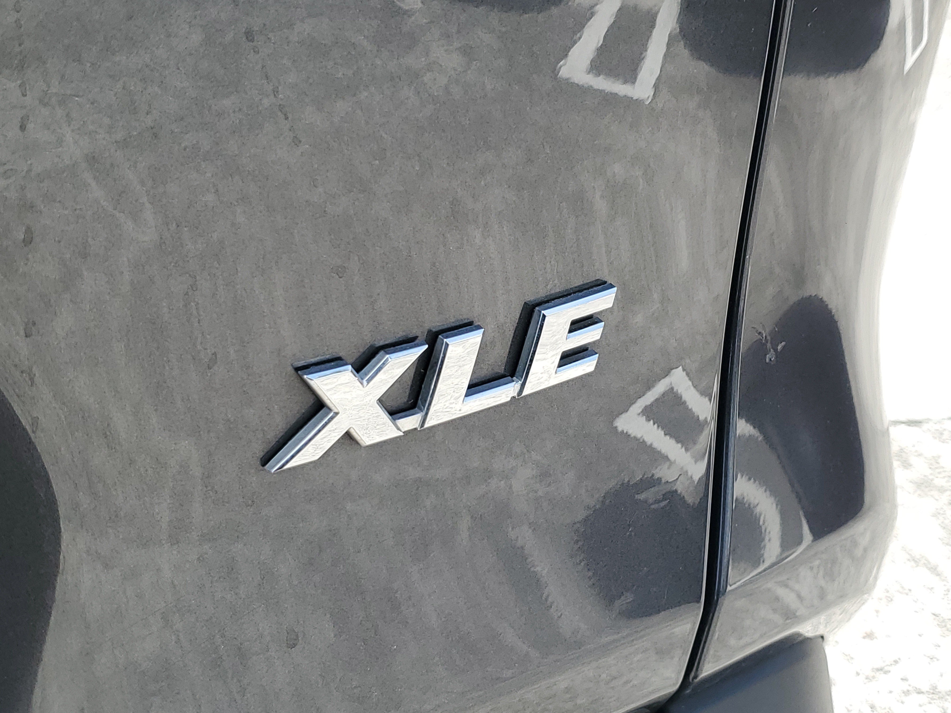 Used 2024 Magnetic Gray Metallic Toyota XLE Premium image 8