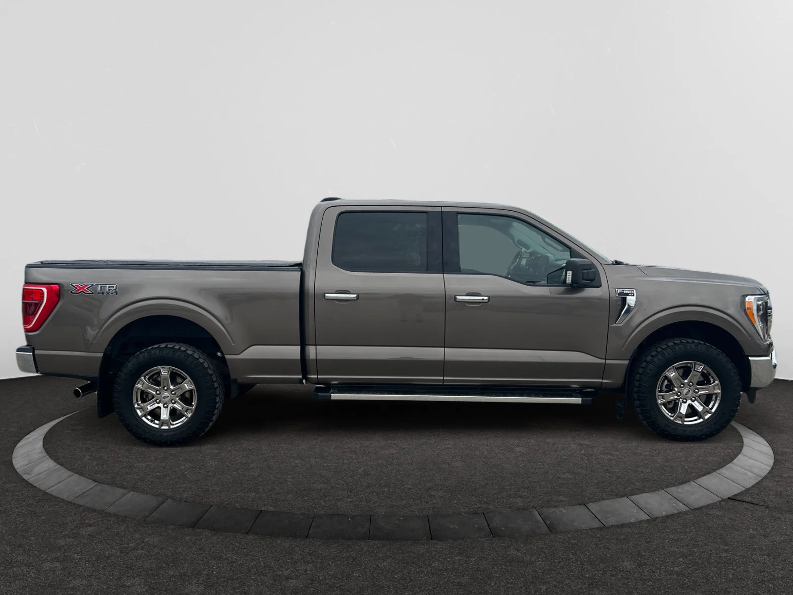 Used 2023 BROWN Ford XLT 302a 6.5 ft box image 6
