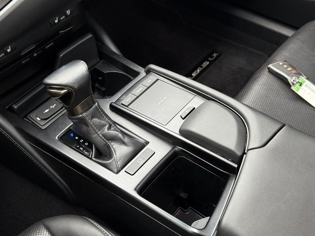 Used 2019 White Lexus 350 image 32