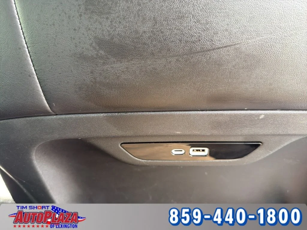 Used 2025 Black Chrysler Limited image 33
