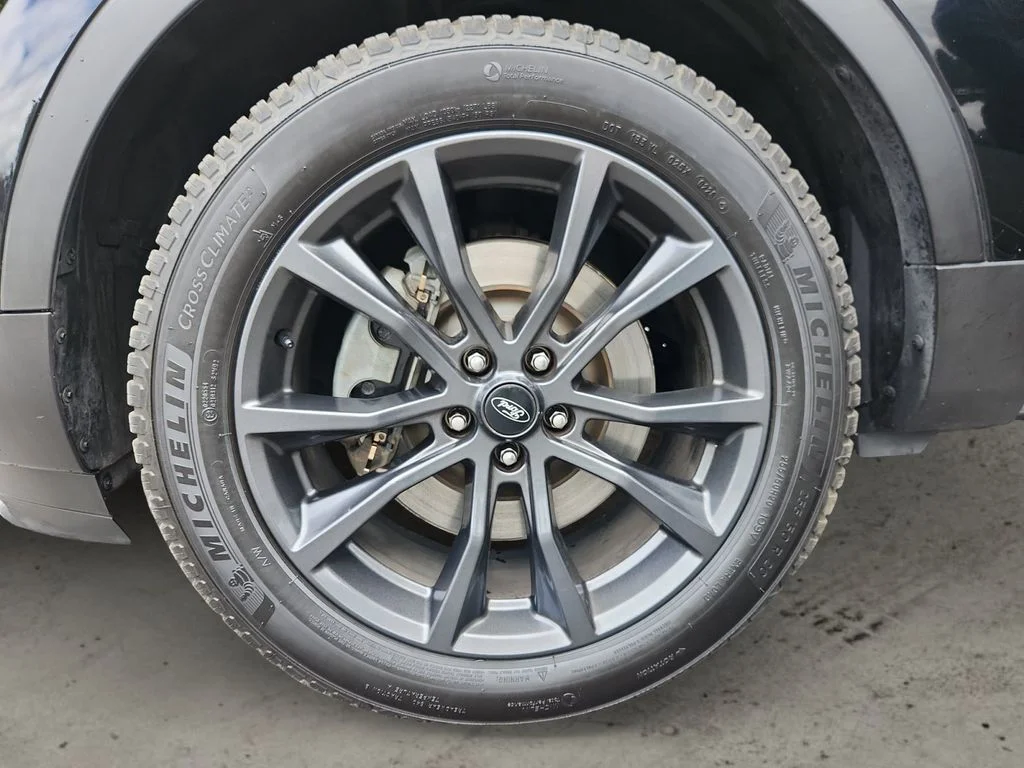 Used 2018 Black Ford XLT image 1