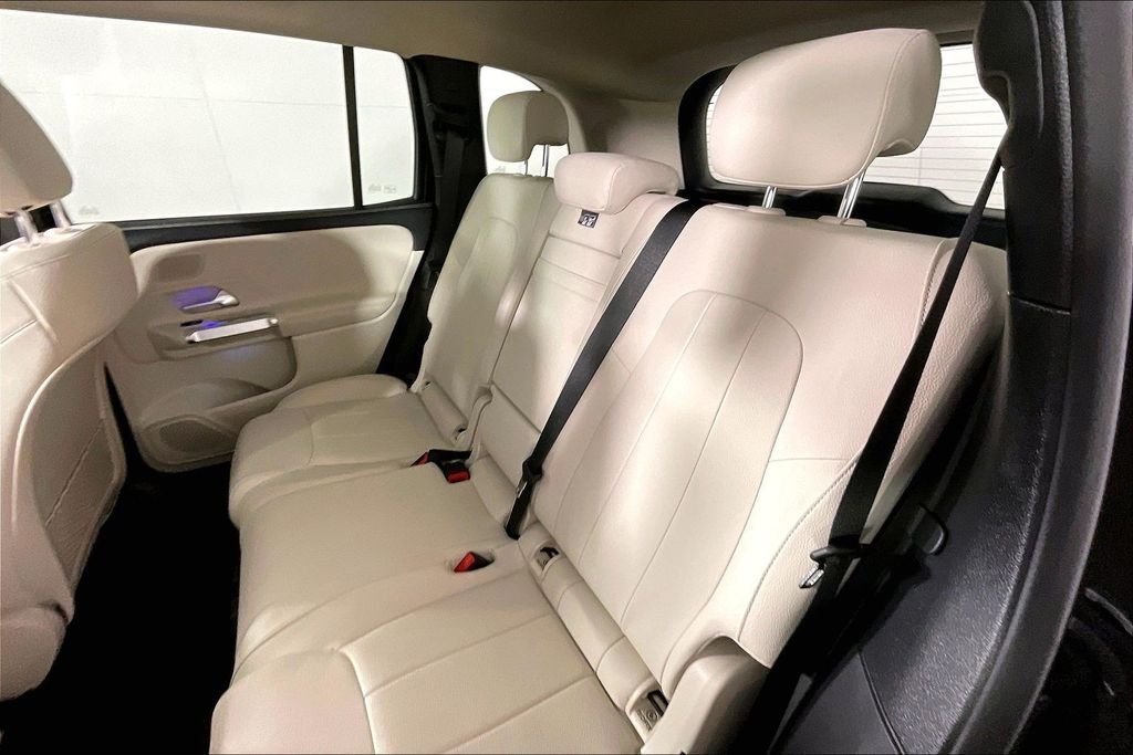 Used 2026 Black Mercedes-Benz GLB 250 image 18