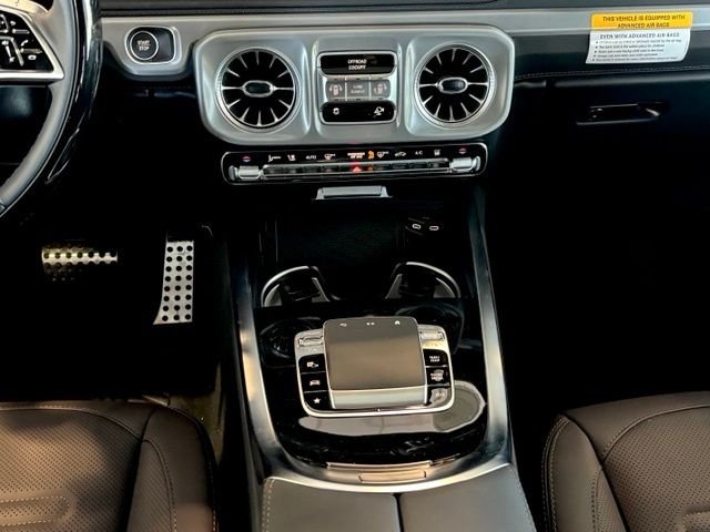 New 2026 MANUFAKTUR Deep Green Non-Metallic Mercedes-Benz G 580 image 11