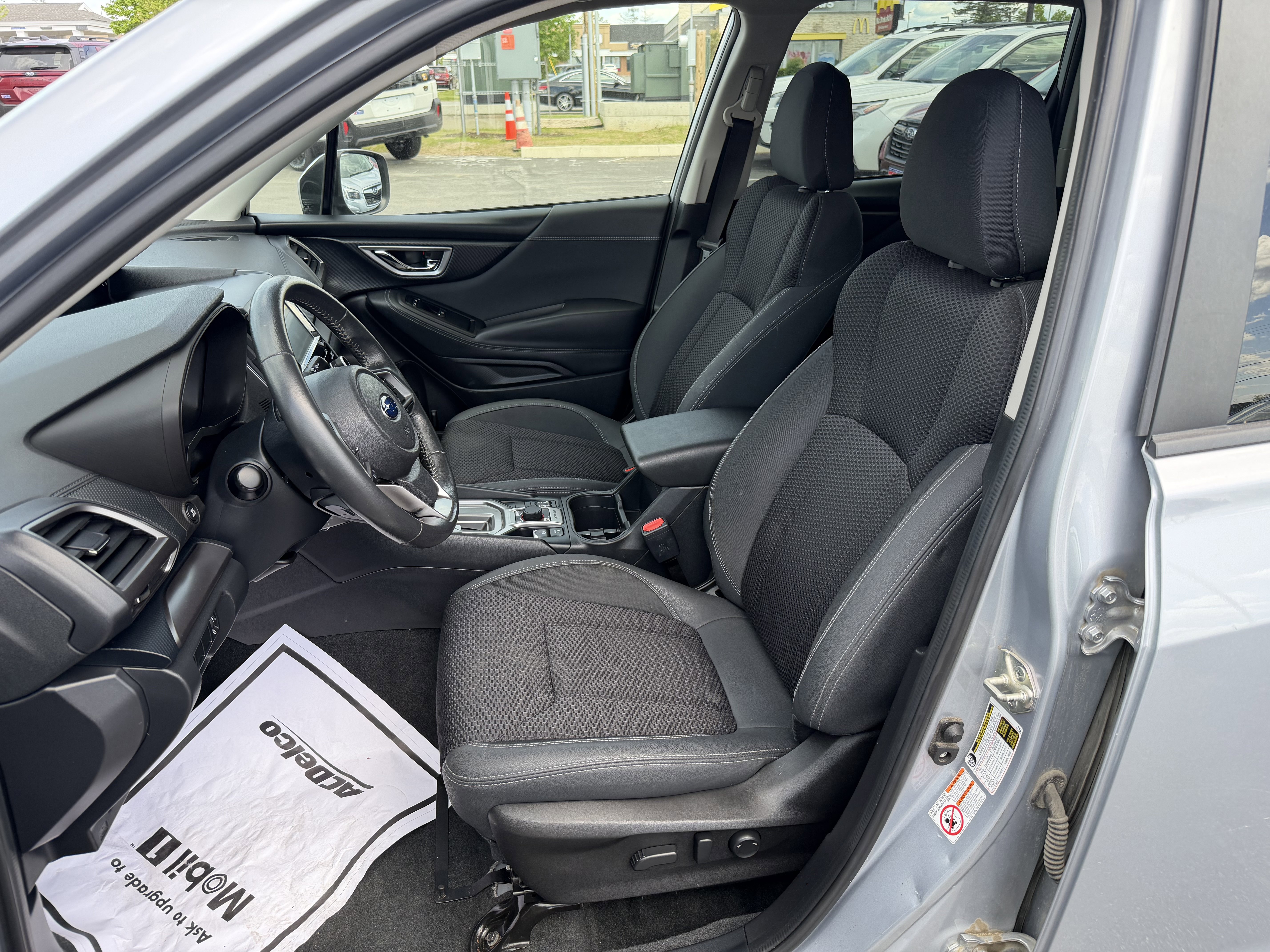 Used 2020 Ice Silver Metallic Subaru Premium image 9