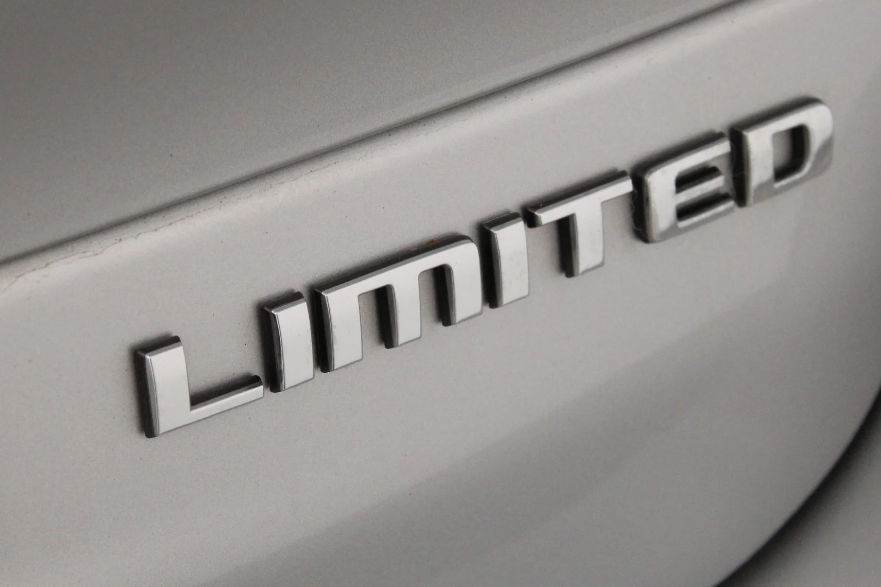 Used 2023 Silver Zynith Jeep Limited 4x4 image 17
