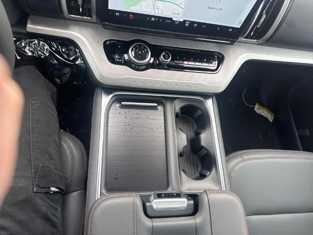 New 2025 Star White Metallic Tri-Coat Ford Active MAX image 38