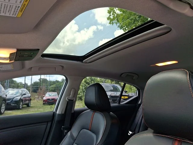 Used 2022 White Nissan SR image 15