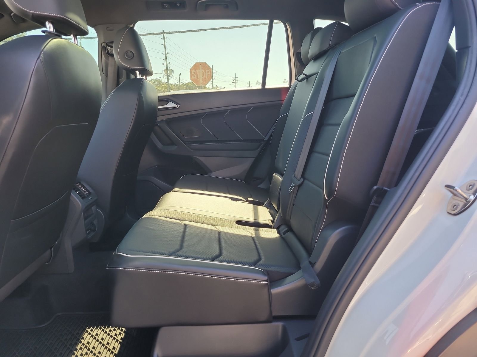 2022 Volkswagen Tiguan SEL R-LINE - Photo 12