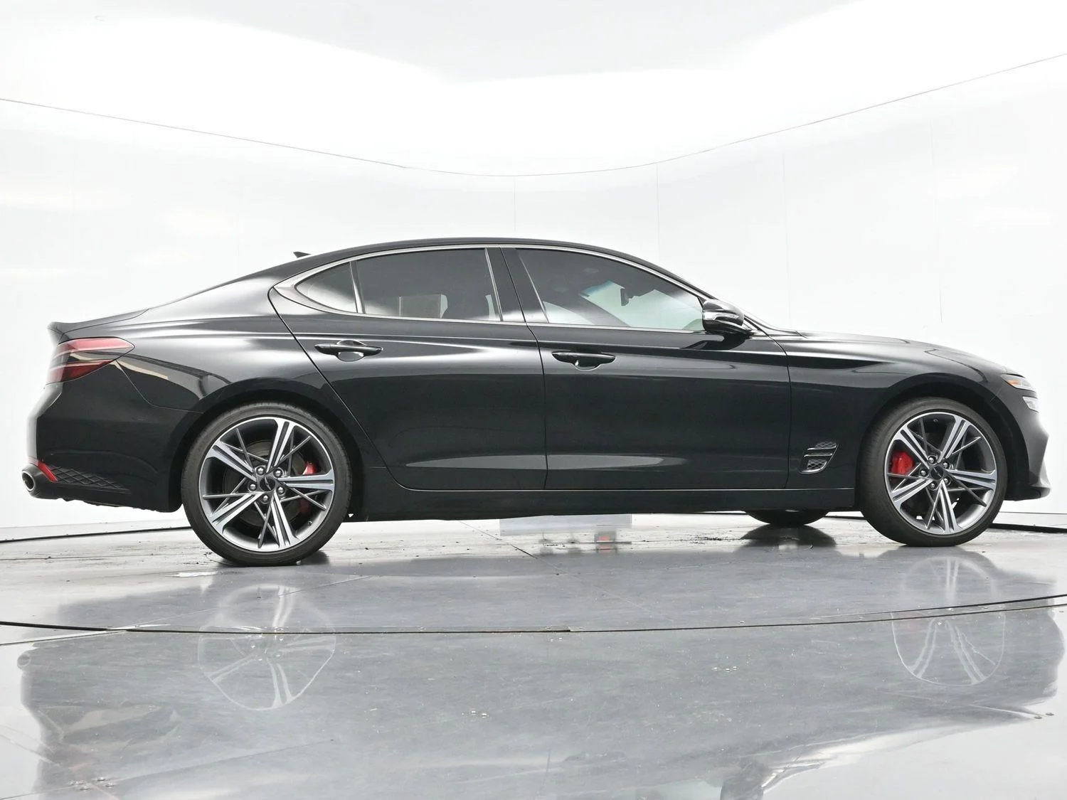 Used 2025 Vik Black Genesis 3.3T Sport Advanced image 56