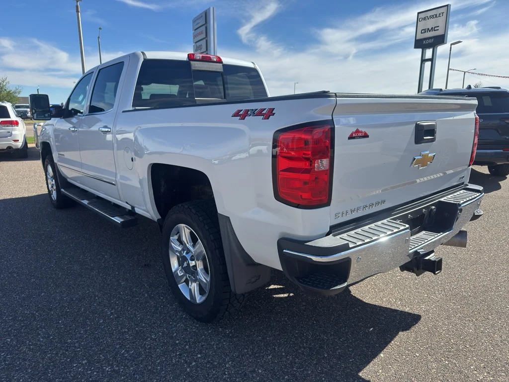 Used 2019 WHITE Chevrolet LTZ image 9