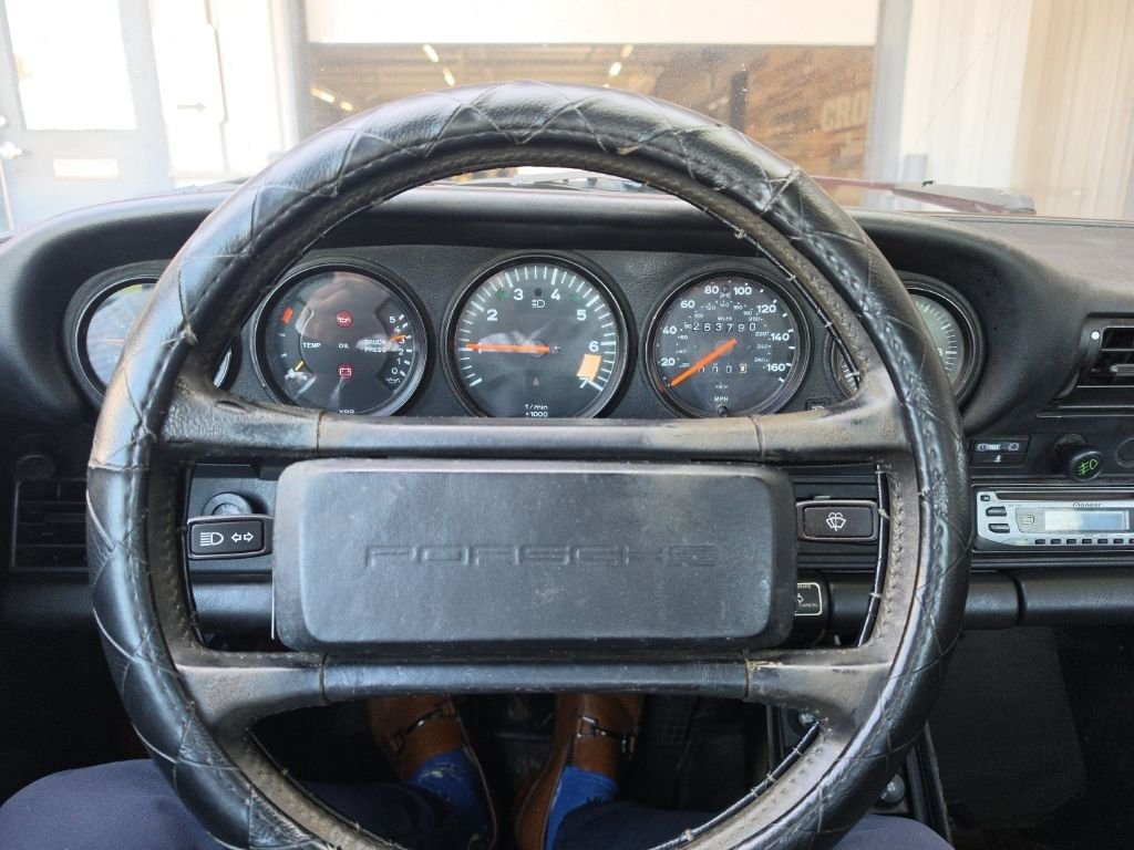 Used 1986 Guards Red Porsche Carrera image 12