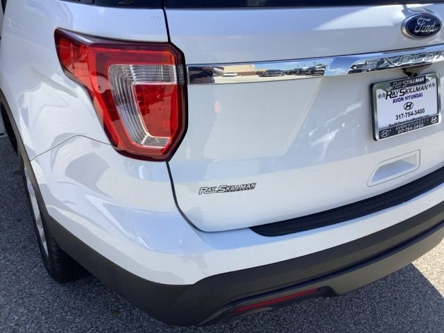 Used 2016 Oxford White Ford Base image 24