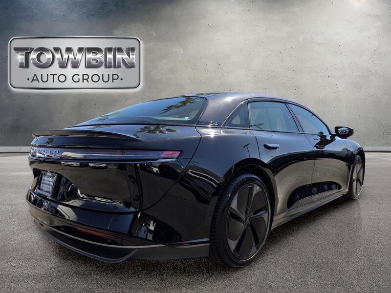 Used 2024  Lucid Touring image 21