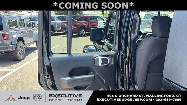 Used 2022 Black Jeep Sport image 19