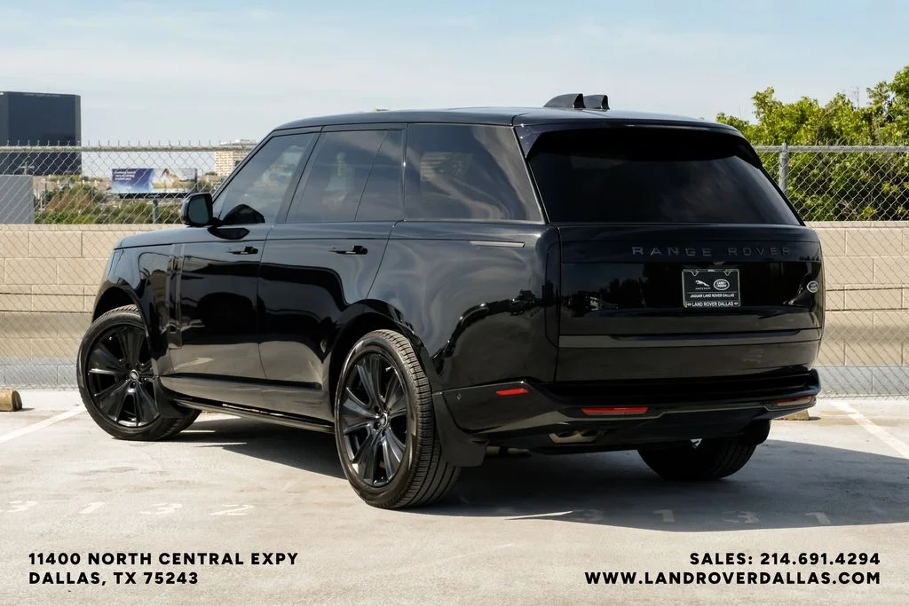 Used 2023 Black Land Rover SE image 8
