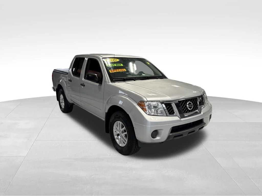 Used 2019 Silver Nissan SV image 12