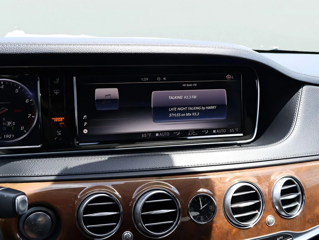 Used 2015 designo Diamond White Mercedes-Benz S 550 image 23