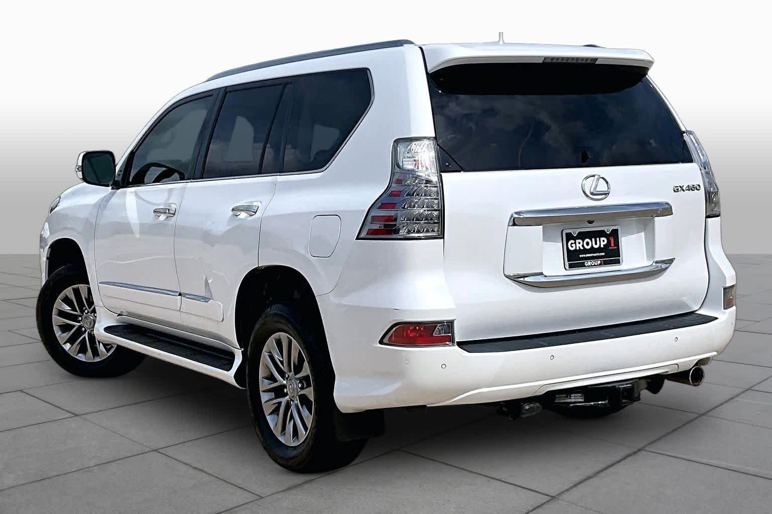 Used 2018 Starfire Pearl Lexus Luxury image 12