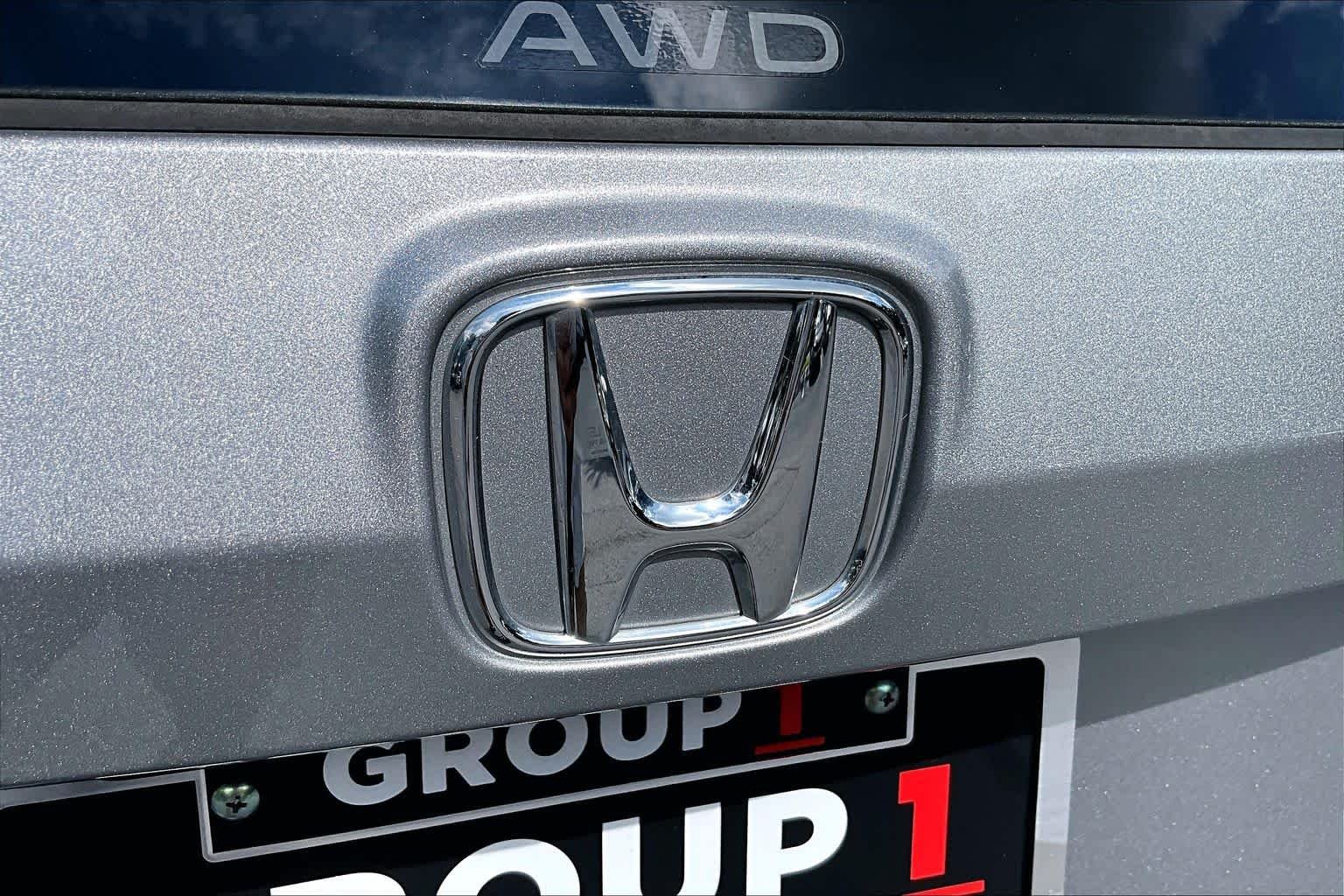 Certified Used 2024 Lunar Silver Metallic Honda EX image 31
