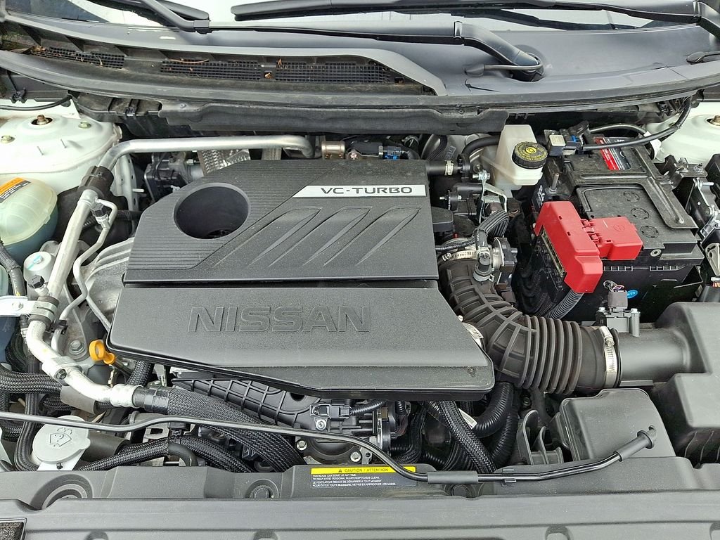 Used 2023 White Nissan Platinum image 28