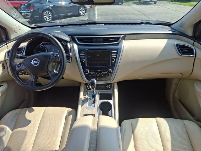 Used 2019 Brown Nissan SL image 15