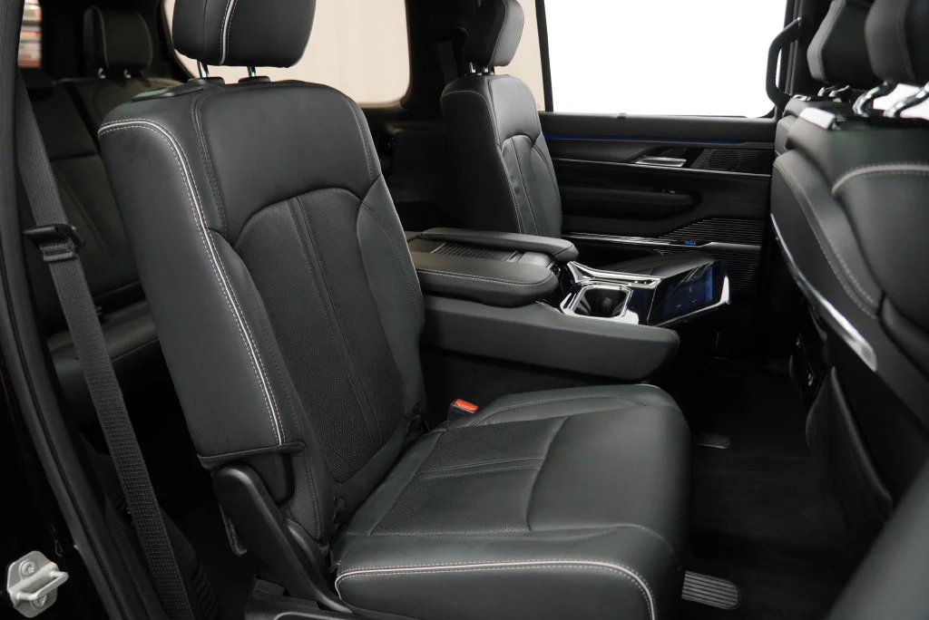 Used 2023 Black Jeep Series II image 40