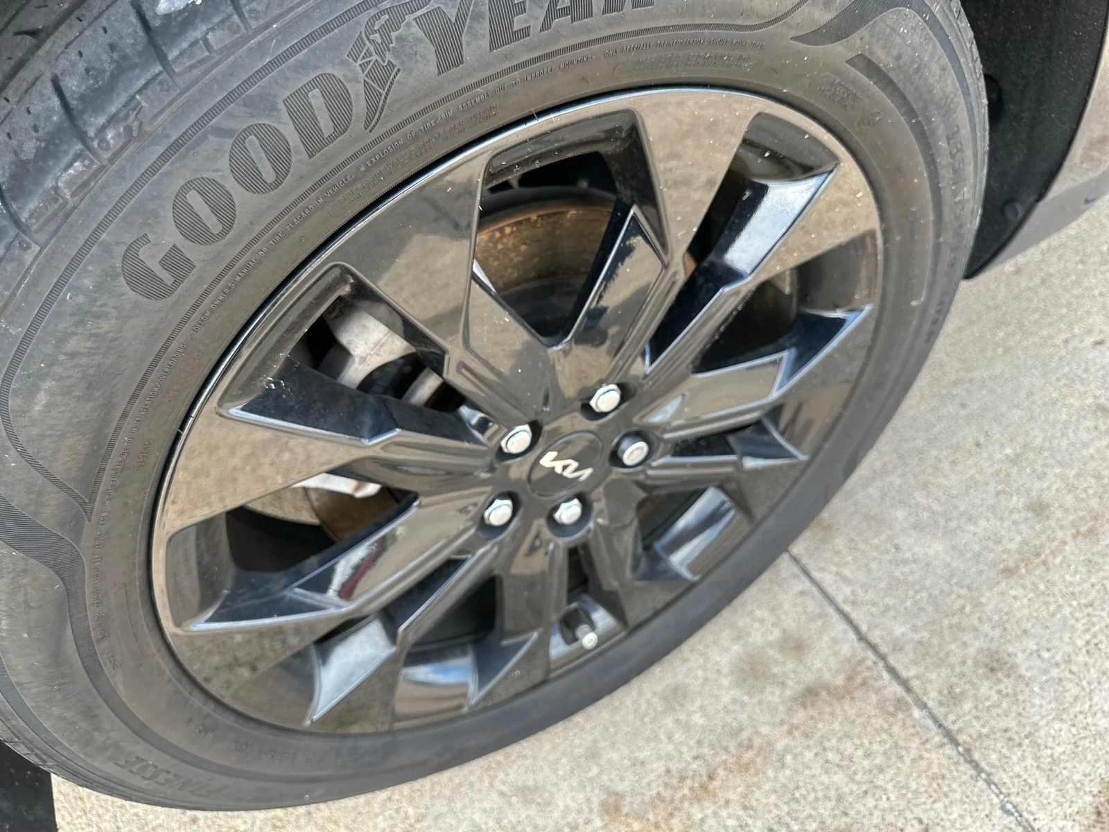 Used 2024 Metal Kia SX image 12