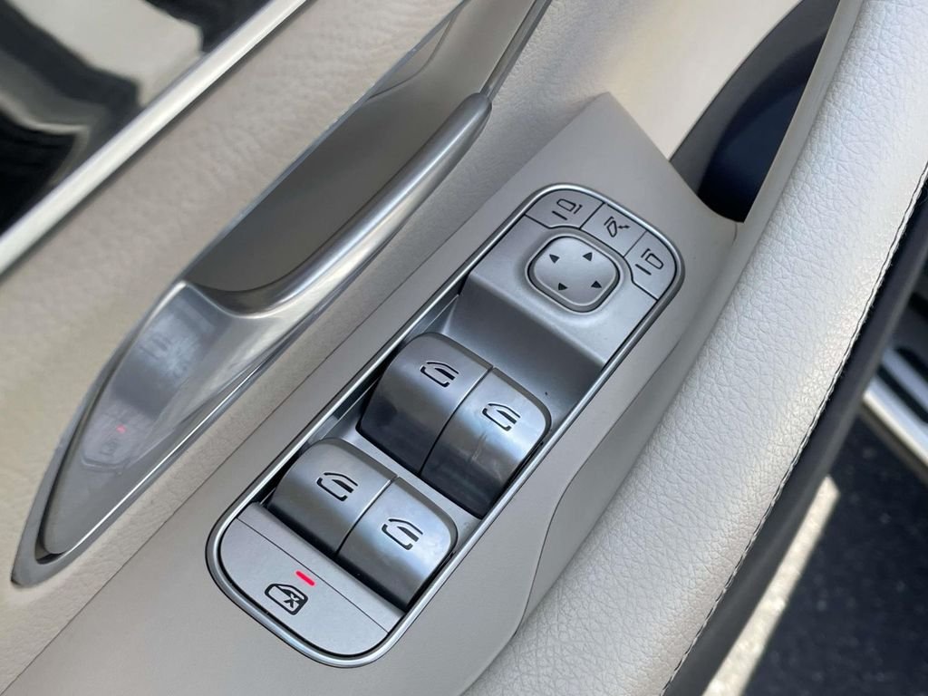 Used 2020 White Mercedes-Benz GLE 580 image 19