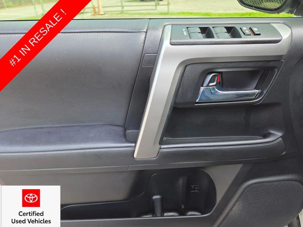 Used 2023 White Toyota SR5 image 27