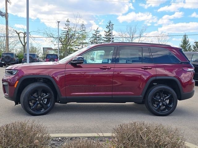 New 2026 Velvet Red Pearl-Coat Exterior Paint Jeep Limited image 26