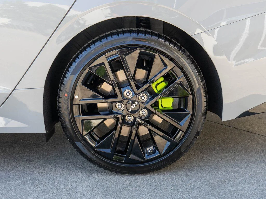 New 2026 Wolf Gray Kia GT image 29