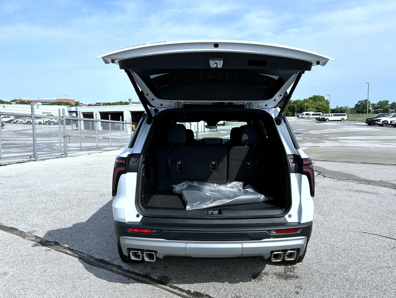 2027 Chevrolet Traverse Z71 - Photo 23