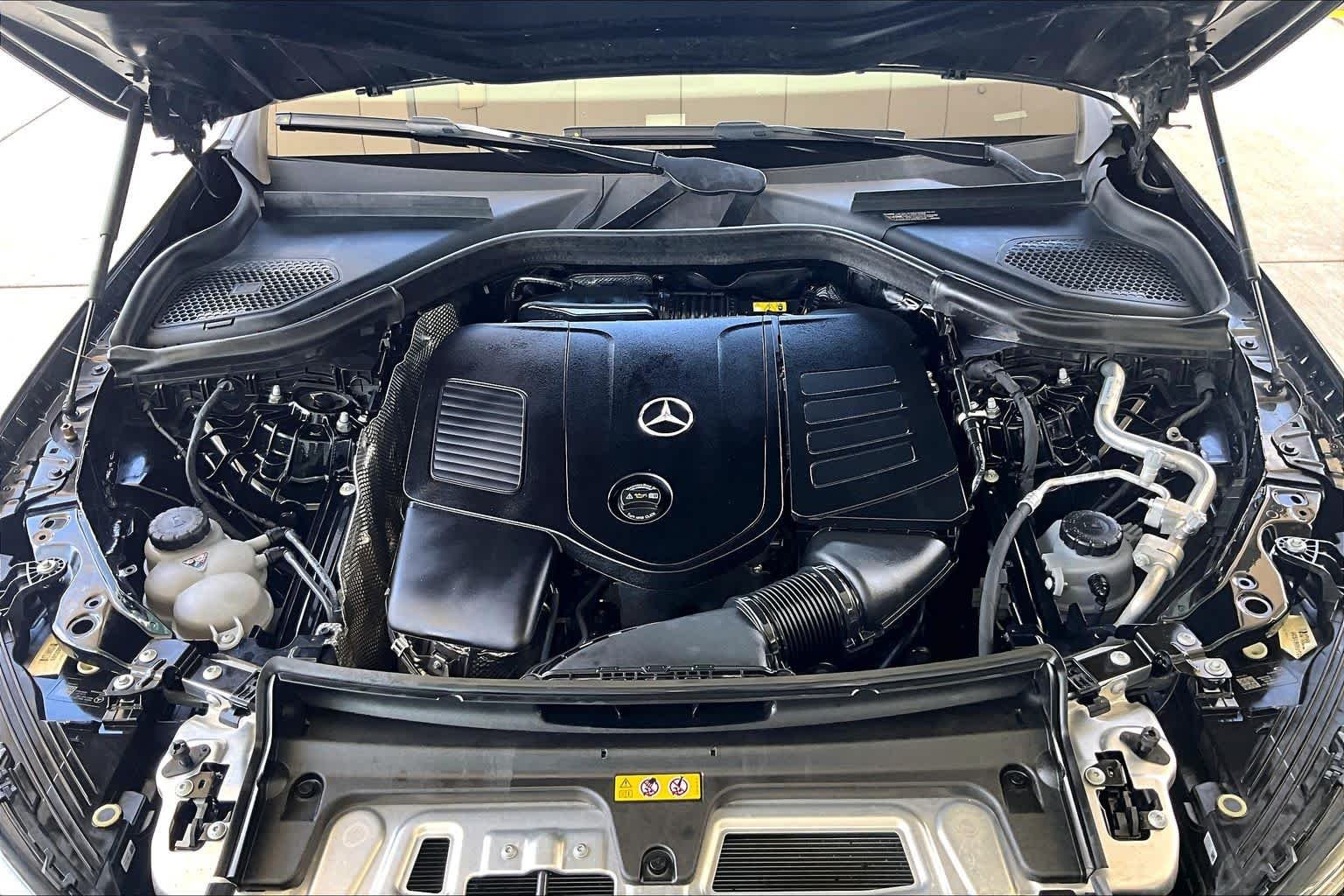 Used 2024 Black Mercedes-Benz GLC 300 image 27
