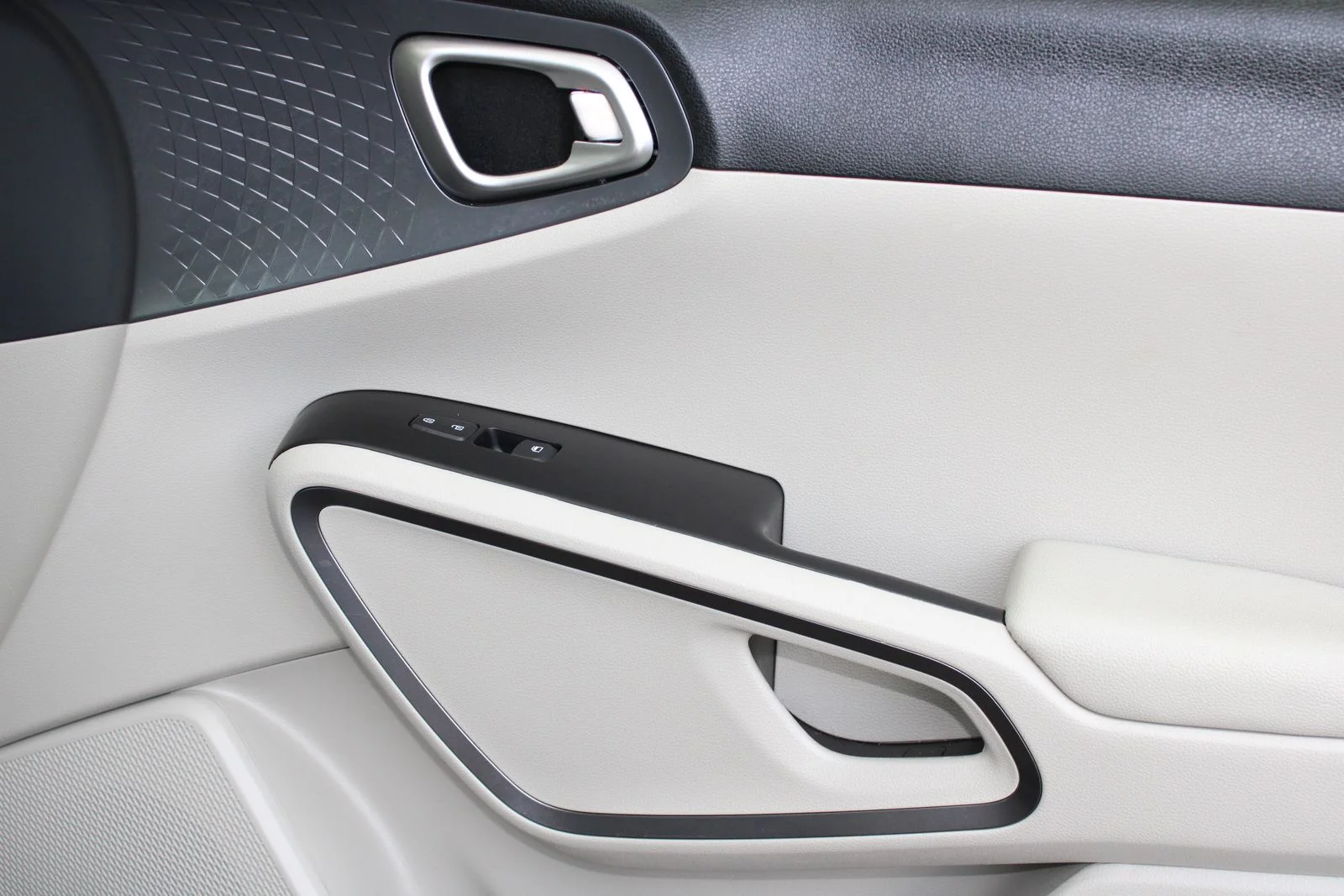 Used 2020  Kia EX image 26