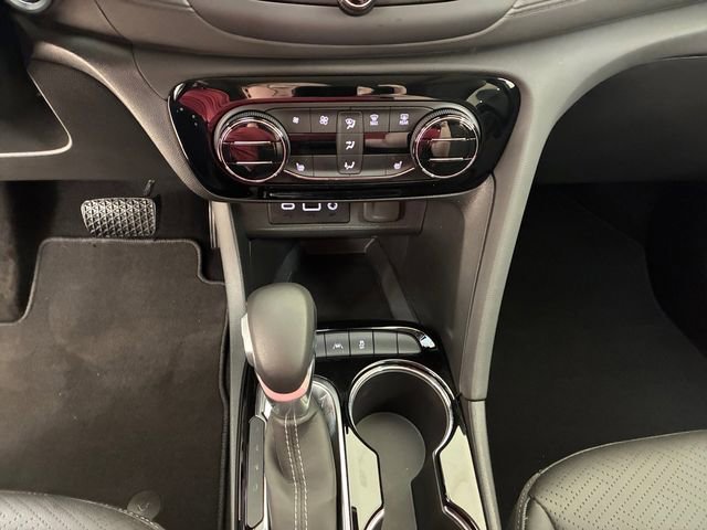 Used 2023 White Frost Tricoat Buick Essence image 21